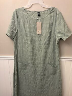 Sage Green Textured Short-Sleeve Dress